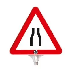 Üçgen Uyari Levhasi (Her Iki Yönden Daralan Yol)