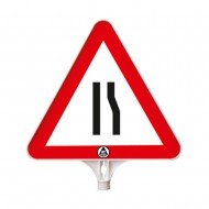 Üçgen Uyari Levhasi (Sağdan Daralan Yol)