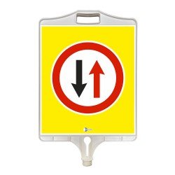 Dikkat İki Yönlü Trafik Tabelası