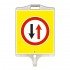 Dikkat İki Yönlü Trafik Tabelası