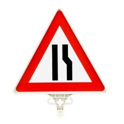 Sağdan Daralan Yol Uyarı Levhası